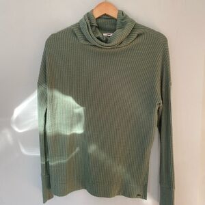 O’Neill waffle turtle neck in green
